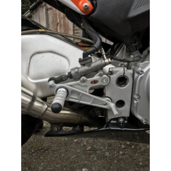 Commandes arrières reculées Honda CBR 900 RR Fireblade 2000-2003 - SES RACE PRODUCTS SES_RSH011 SES PRODUCTS